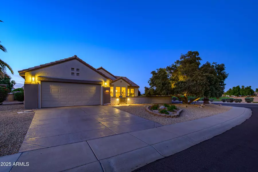 15702 W LINKSVIEW Drive, Surprise, AZ 85374