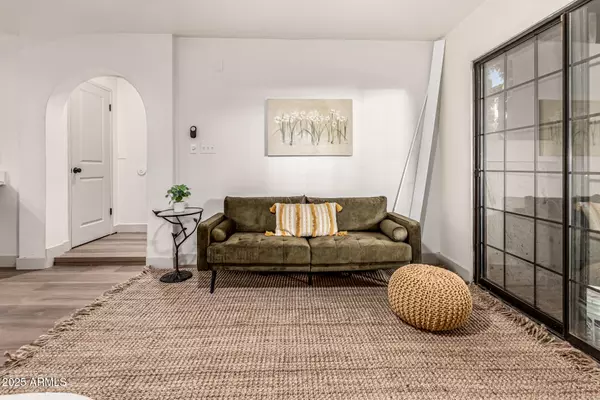 Phoenix, AZ 85020,7557 N DREAMY DRAW Drive #167