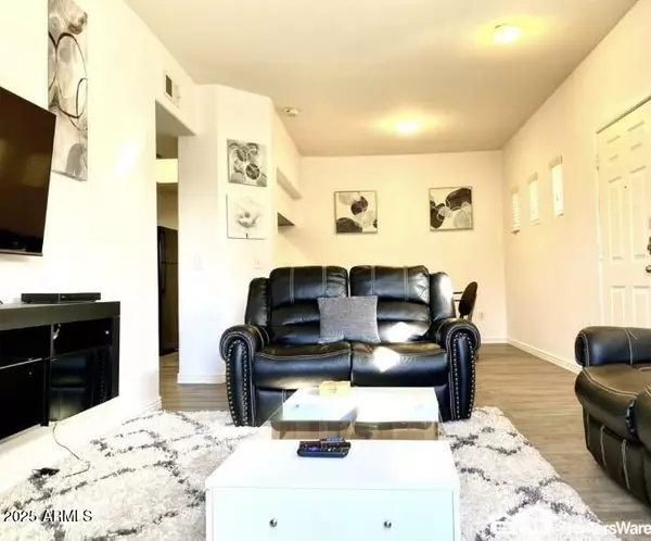 Phoenix, AZ 85042,3434 E BASELINE Road #255