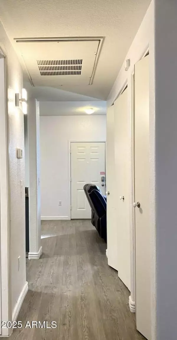 Phoenix, AZ 85042,3434 E BASELINE Road #255