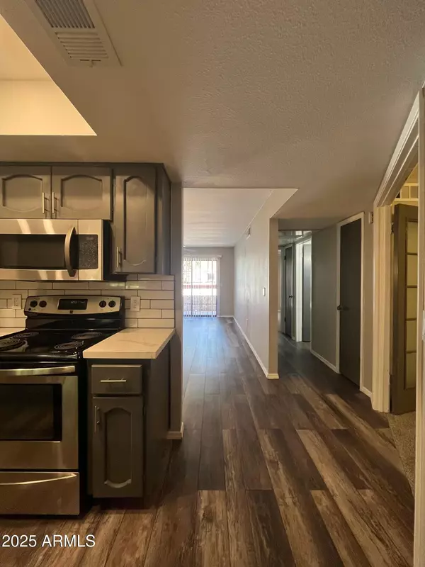 Phoenix, AZ 85051,3119 W COCHISE Drive #251