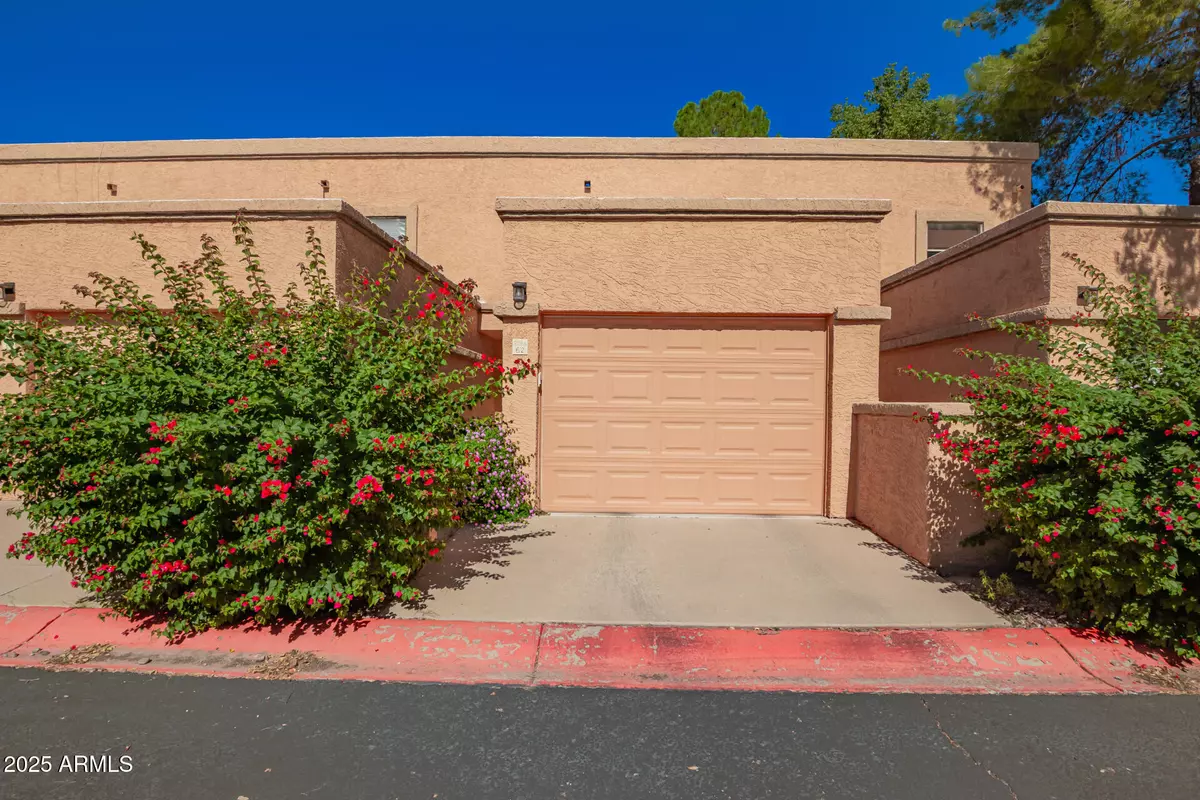 Phoenix, AZ 85022,815 E GROVERS Avenue #62