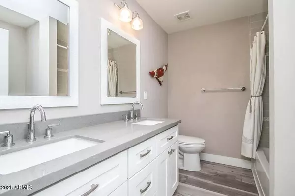 Phoenix, AZ 85016,4232 N 19TH Place