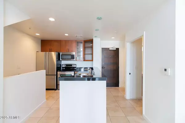 Phoenix, AZ 85004,215 E MCKINLEY Street #408