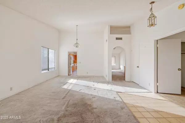 Phoenix, AZ 85032,4609 E PARADISE Lane