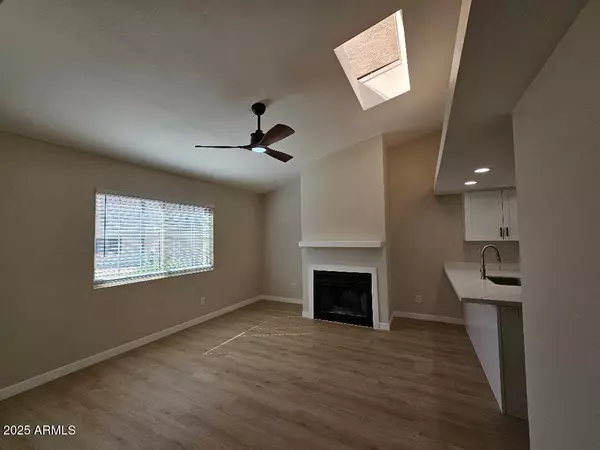 Phoenix, AZ 85027,2020 W UNION HILLS Drive #116