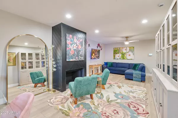 Phoenix, AZ 85014,6223 N 12TH Street #11