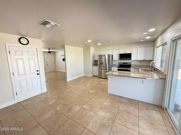 Phoenix, AZ 85043,6852 W GARFIELD Street