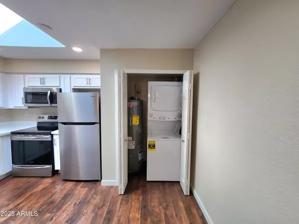 Mesa, AZ 85201,141 N DATE Street #3