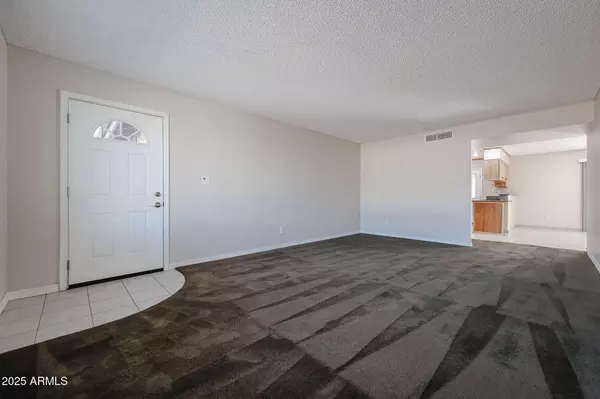 Tempe, AZ 85282,2543 E LA JOLLA Drive