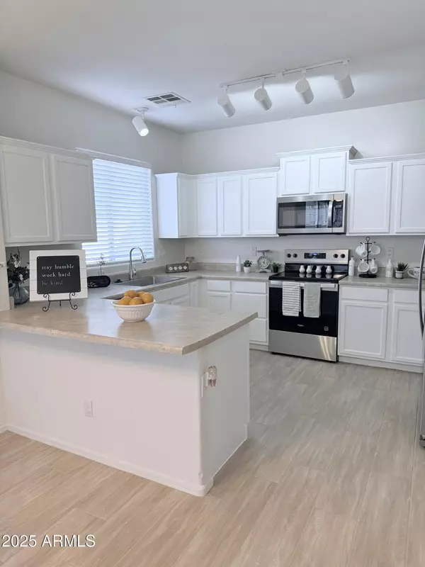 Gilbert, AZ 85295,1840 S FALCON Drive