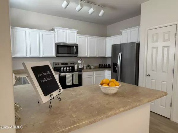 Gilbert, AZ 85295,1840 S FALCON Drive