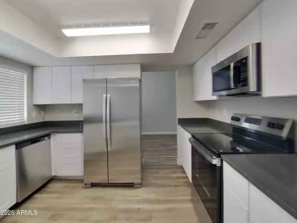 Phoenix, AZ 85029,10826 N 41ST Avenue