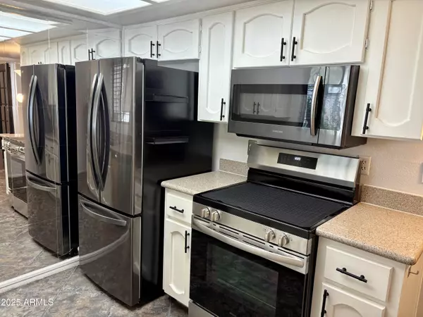 Phoenix, AZ 85051,3119 W COCHISE Drive #114