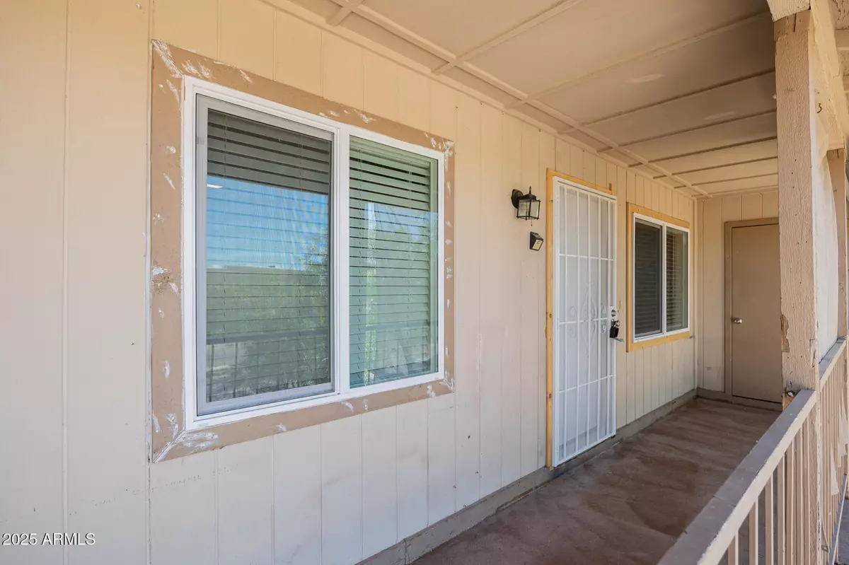 Apache Junction, AZ 85119,127 S OUTPOST Road #3