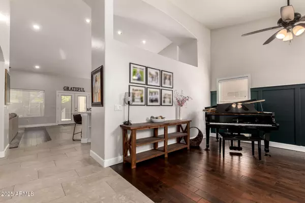 Gilbert, AZ 85233,688 W JUANITA Avenue