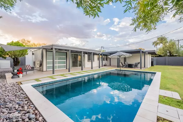 Phoenix, AZ 85014,5809 N 10TH Place