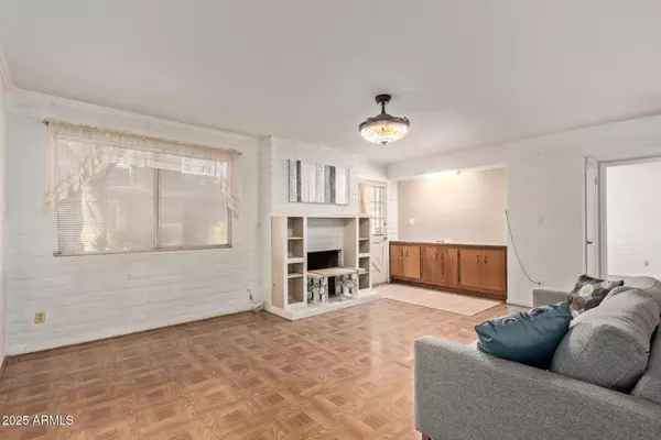 Tempe, AZ 85282,2725 S RURAL Road #8