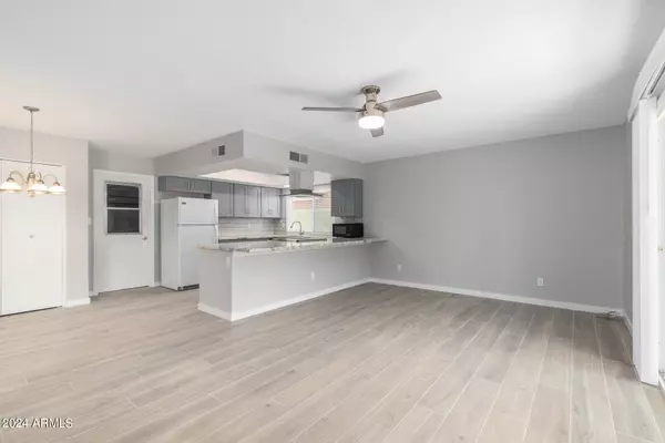 Glendale, AZ 85303,7249 W MEDLOCK Drive