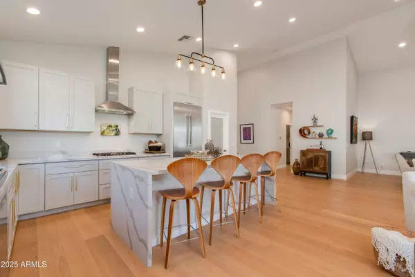 Phoenix, AZ 85014,6820 N 14TH Street