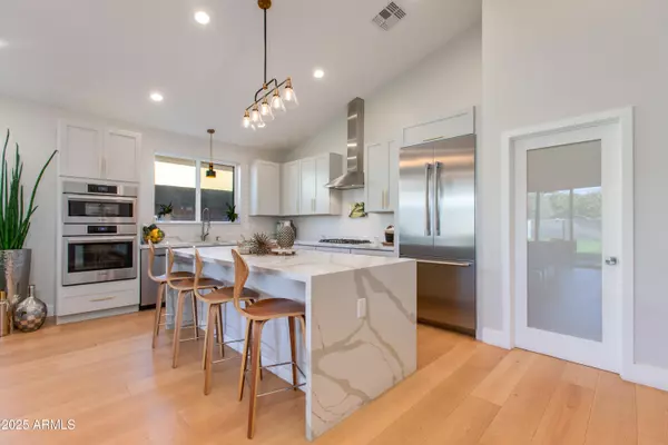 Phoenix, AZ 85014,6820 N 14TH Street