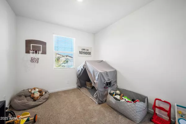 San Tan Valley, AZ 85143,3423 E ALEXANDER Drive