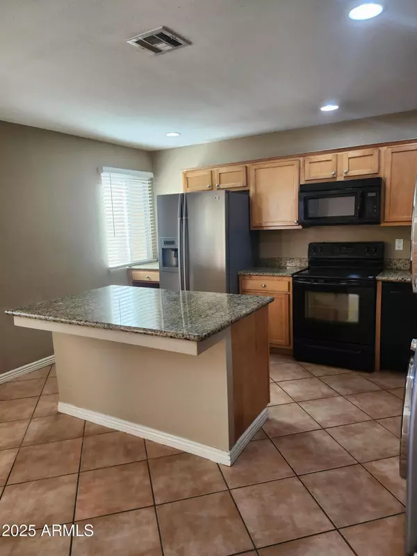 Phoenix, AZ 85022,12440 N 20TH Street #102