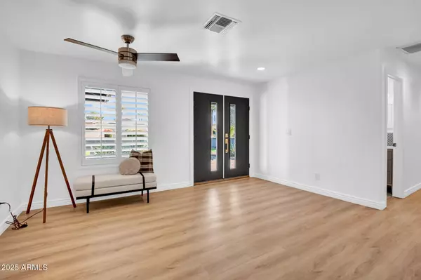 Phoenix, AZ 85028,10624 N 38TH Street