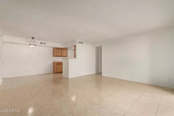 Glendale, AZ 85301,4608 W MARYLAND Avenue #114