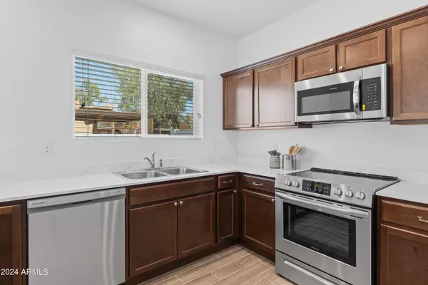 Phoenix, AZ 85032,15636 N 29TH Street #4