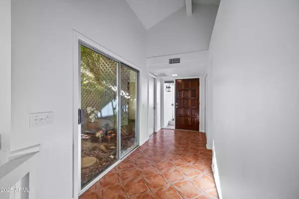 Phoenix, AZ 85029,2911 W CHOLLA Street