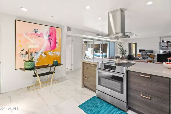 Phoenix, AZ 85018,5028 N 34TH Street #8