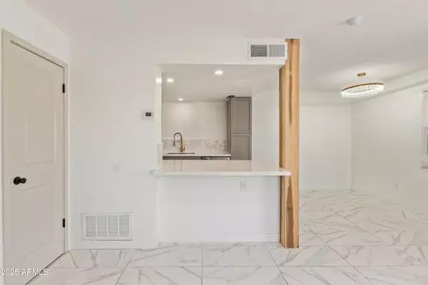 Phoenix, AZ 85033,6756 W DEVONSHIRE Avenue