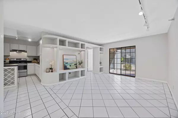 Scottsdale, AZ 85251,8020 E THOMAS Road #112