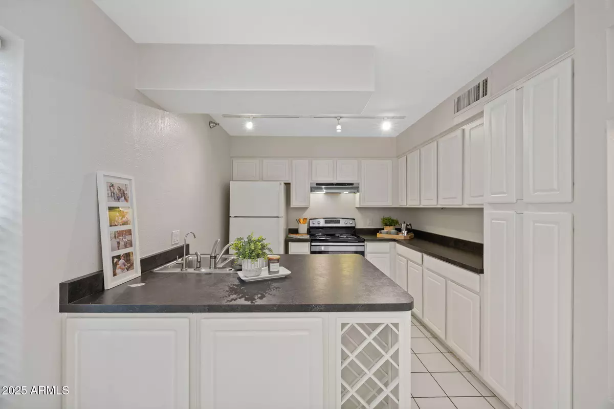 Scottsdale, AZ 85251,8020 E THOMAS Road #112