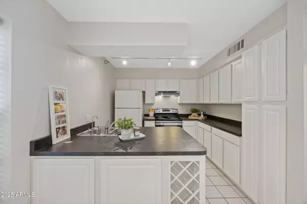 8020 E THOMAS Road #112, Scottsdale, AZ 85251