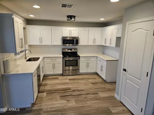 Gilbert, AZ 85233,434 N CAMBRIDGE Street