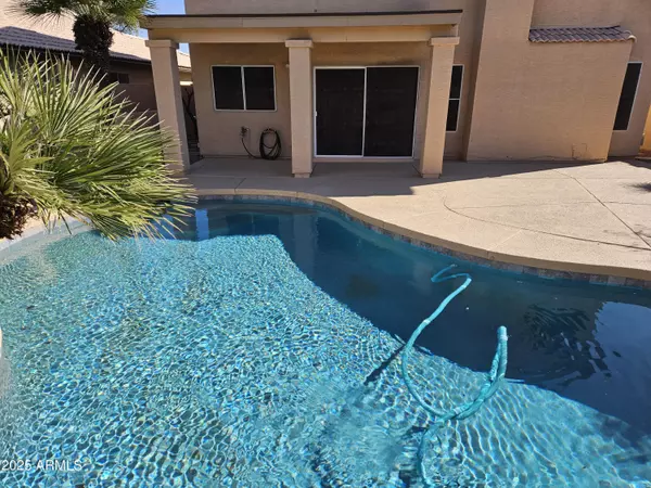 Gilbert, AZ 85233,434 N CAMBRIDGE Street