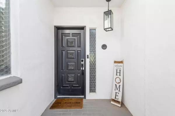 Tempe, AZ 85282,2957 S COUNTRY CLUB Way