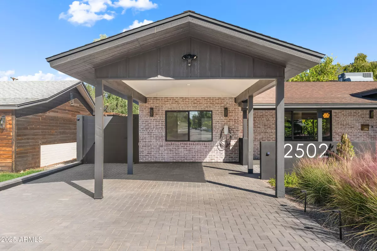 Phoenix, AZ 85016,2502 E WHITTON Avenue