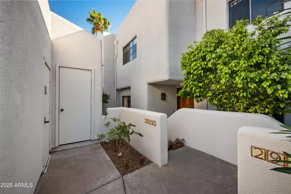 Phoenix, AZ 85016,2953 E ROSE Lane