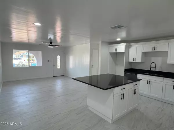 Phoenix, AZ 85033,7961 W CAMPBELL Avenue