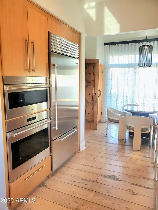 Phoenix, AZ 85018,4515 N PHOENICIAN Place E #7707