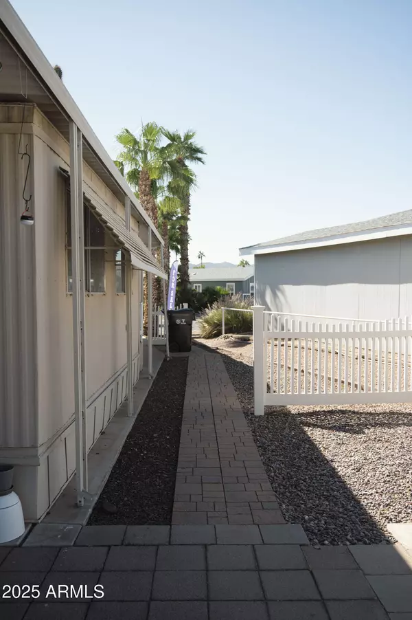 Tempe, AZ 85282,2401 W Southern Avenue #211