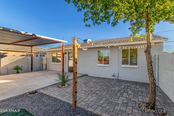 Phoenix, AZ 85040,2555 E Mobile Lane