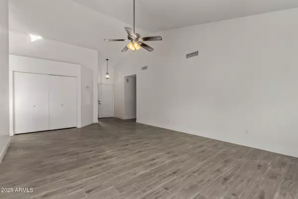 Phoenix, AZ 85037,8709 W CAMBRIDGE Avenue