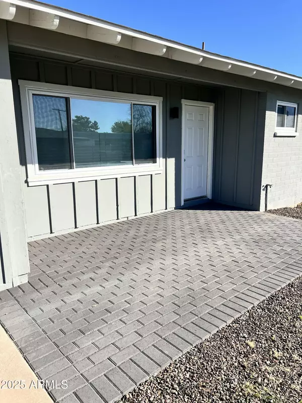 Mesa, AZ 85203,323 N HUNT Drive E