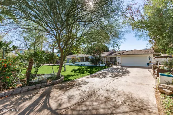 Phoenix, AZ 85018,5545 E EARLL Drive