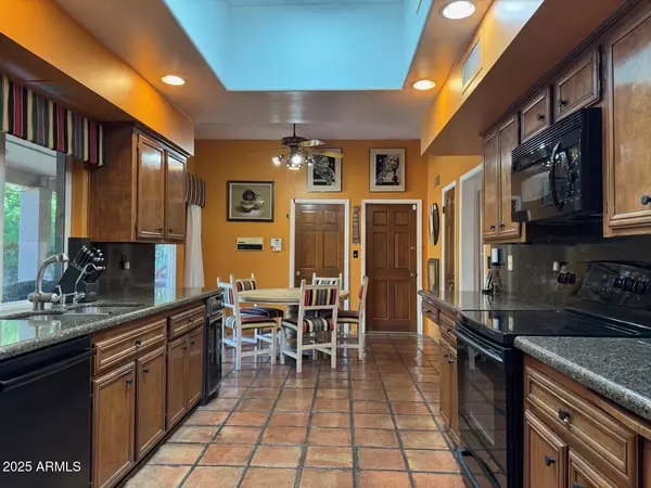 Scottsdale, AZ 85258,8576 E VIA DE DORADO --