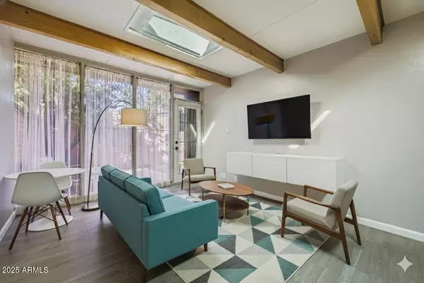 Phoenix, AZ 85018,3002 N 32ND Street #13